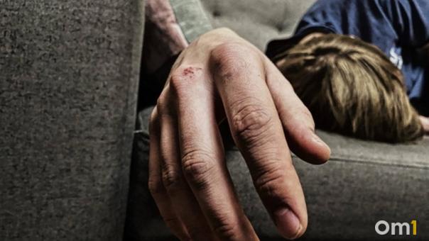 В квартире в омских Нефтяниках был обнаружен труп мужчины