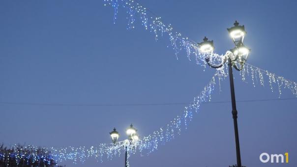 «Да будет свет!»: В Омске начали масштабно восстанавливать уличное освещение
