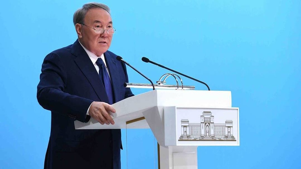 Пресс-секретарь Назарбаева заявил о добровольной передаче поста главы совбеза президенту Токаеву