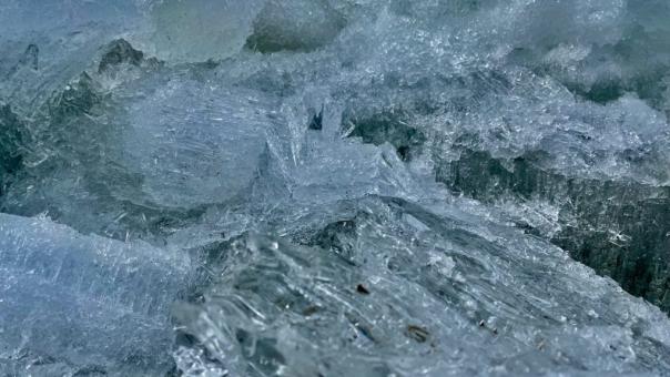 Невольное моржевание: спасатели предупредили об опасности нелегальных прорубей