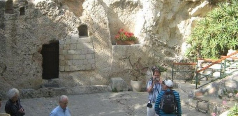Археологи впервые за 500 лет вскрыли гробницу Иисуса Христа