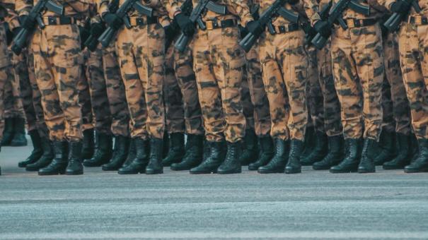 Кто чаще заключает контракт на военную службу, рассказал комиссар Кудрявцев