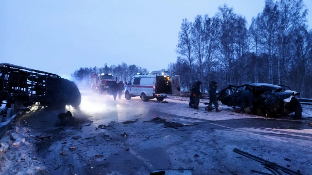 Четверо новосибирцев погибли в ДТП с участием скорой помощи