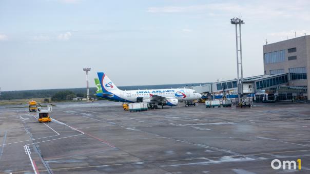 Первая российская авиакомпания заявила об отправке части сотрудников в вынужденный простой