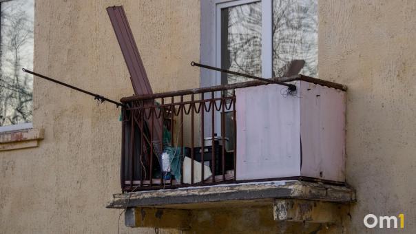 Омичка из-за балкона наказала бизнесменов на 200 тысяч