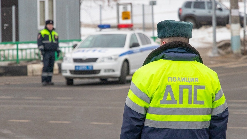 Живём на работе: дорожные полицейские Новосибирска намерены заявить в прокуратуру из-за переработки