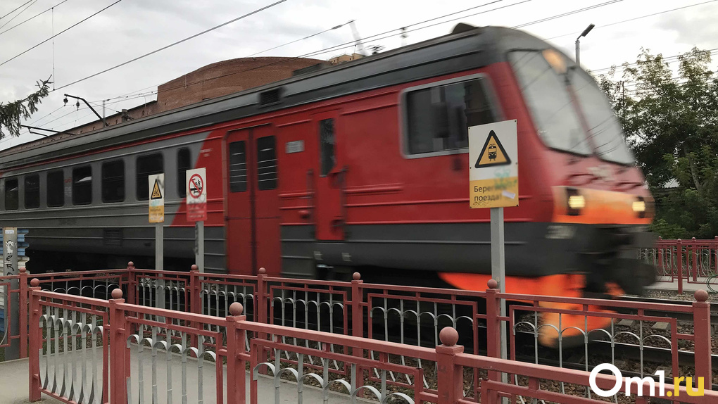 Электричка новосибирск. Поезд Новосибирск. Поезд Новосибирск Усть-Илимск. Электричка Сеятель Бердск. Электричка Барабинск Новосибирск.