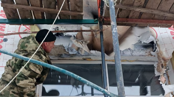 Школа в огне: в омской глубинке загорелась ремонтируемая школа