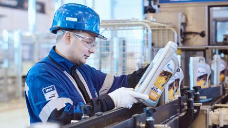 Омский завод будет поставлять современные масла Пензенской области