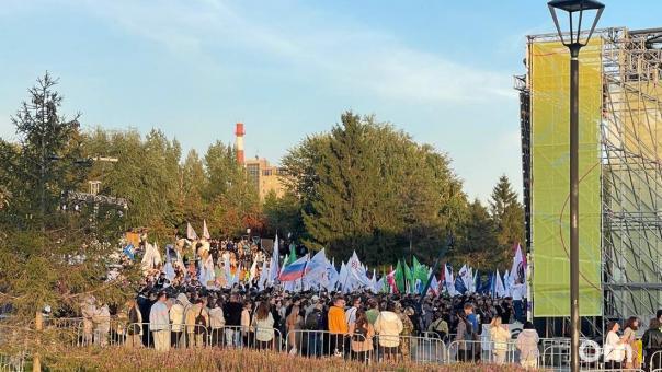 Парад студенчества – 2024 прошёл на Михайловской набережной в Новосибирске