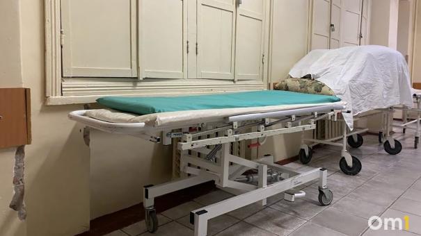 В Омске студента колледжа увезли в больницу из-за неадекватного поведения