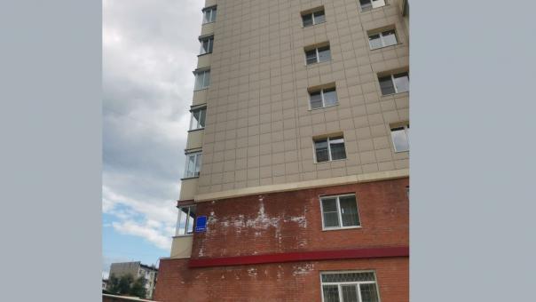 Подробности о падении мальчика с восьмого этажа в Новосибирске рассказали спасатели