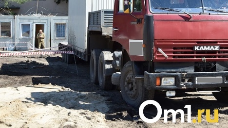 В Омске на Левобережье КамАЗ переехал человека – ФОТО