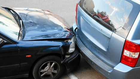 Двенадцать мошенников, которые в течение трёх лет подстраивали аварии, предстанут перед судом