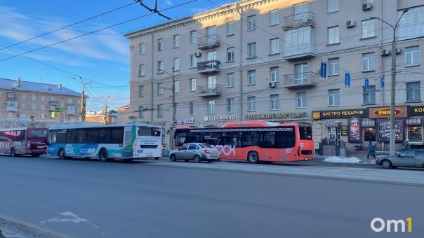 Автобус №14 пустят в объезд по улицам Дмитриева и Ватутина