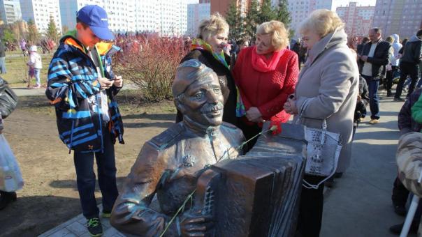 Стало известно, куда пропал памятник Василию Тёркину в Новосибирске