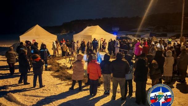 Новосибирские спасатели показали видео, как проходили крещенские купания