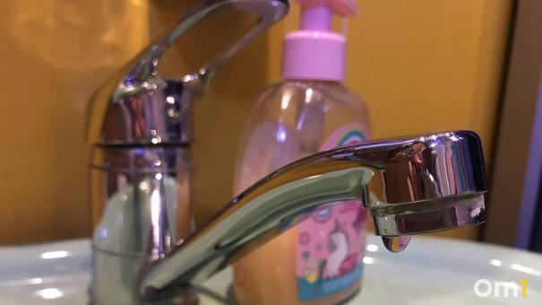 В двух районах Омска почти на целый день отключат воду: адреса