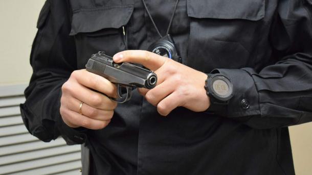 Кто охраняет психбольных? Пьяные охранники довели больницу до суда