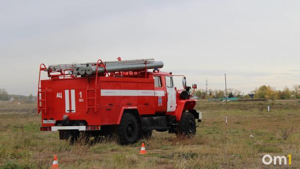 Пожар уничтожил 20 построек ещё в одной деревне Омской области