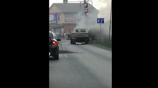 В Омске загорелась грузовая «Газель»