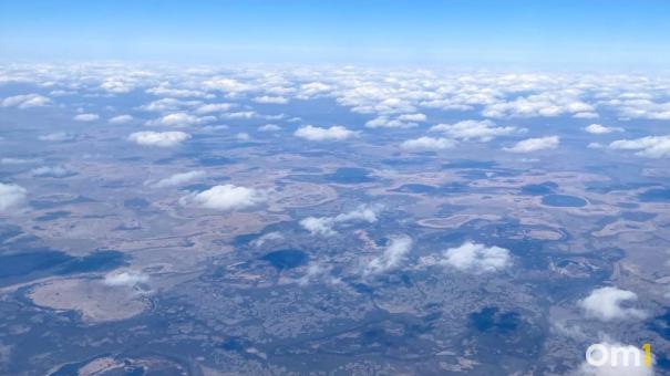 В небе над Омском заметили боевой истребитель