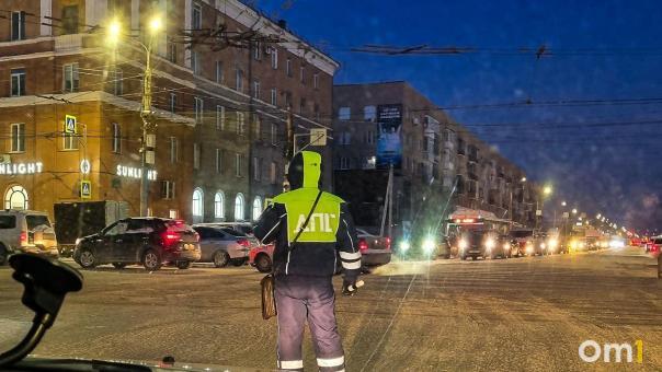 Омск сковали мороз и 10-балльные пробки