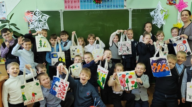 Юных омичей научили правильно разделять мусор