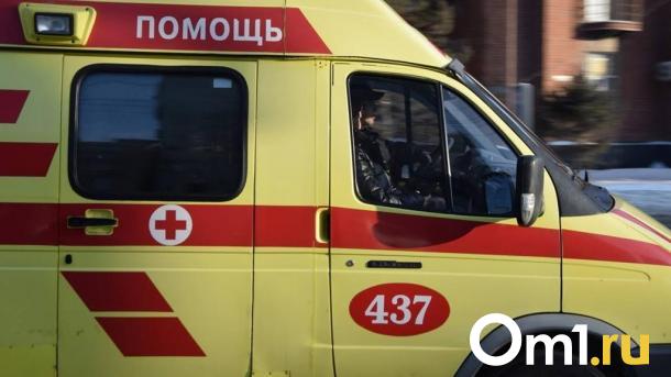Травма из-за гололёда: пожилая омичка поскользнулась и разбила голову
