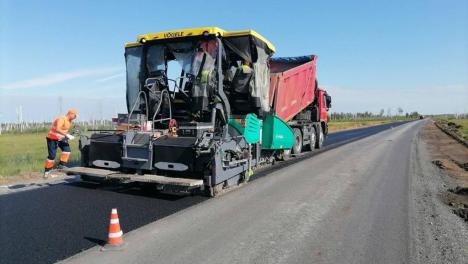 Виталий Хоценко: «Дорожники продолжают работы по ремонту трассы Называевск — Исилькуль»
