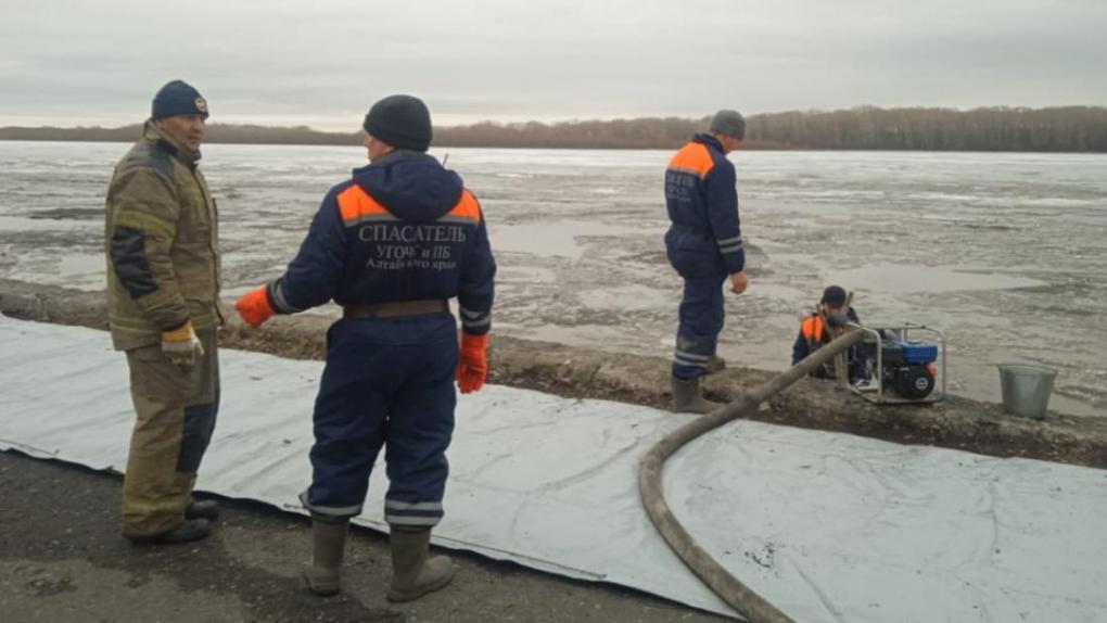 Уровень воды в Оби в Алтайском крае превысил критическую отметку