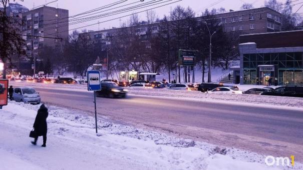 В Омске заработала новая остановка у Фрунзенского моста