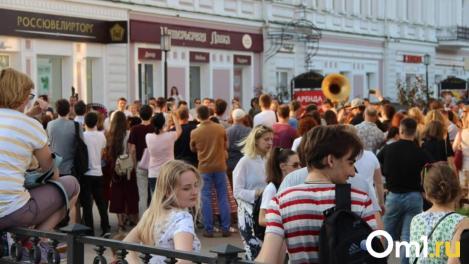 Кинотеатр под отрытым небом и кофе: озвучена программа Skuratov Fest в Омске