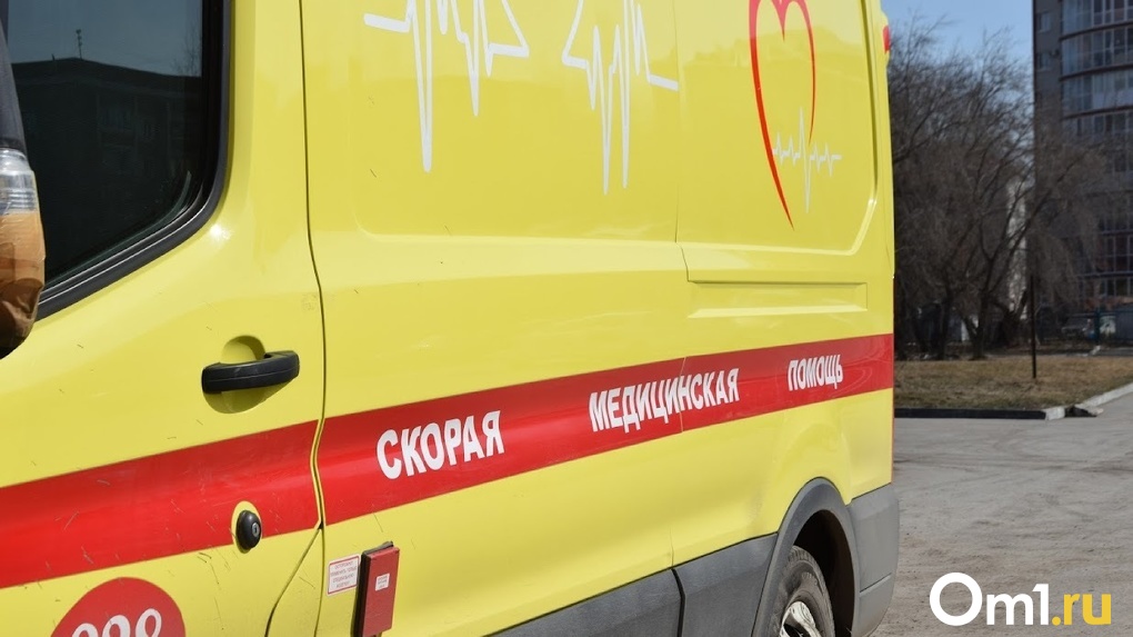 В Омской области школьник отрубил себе палец топором