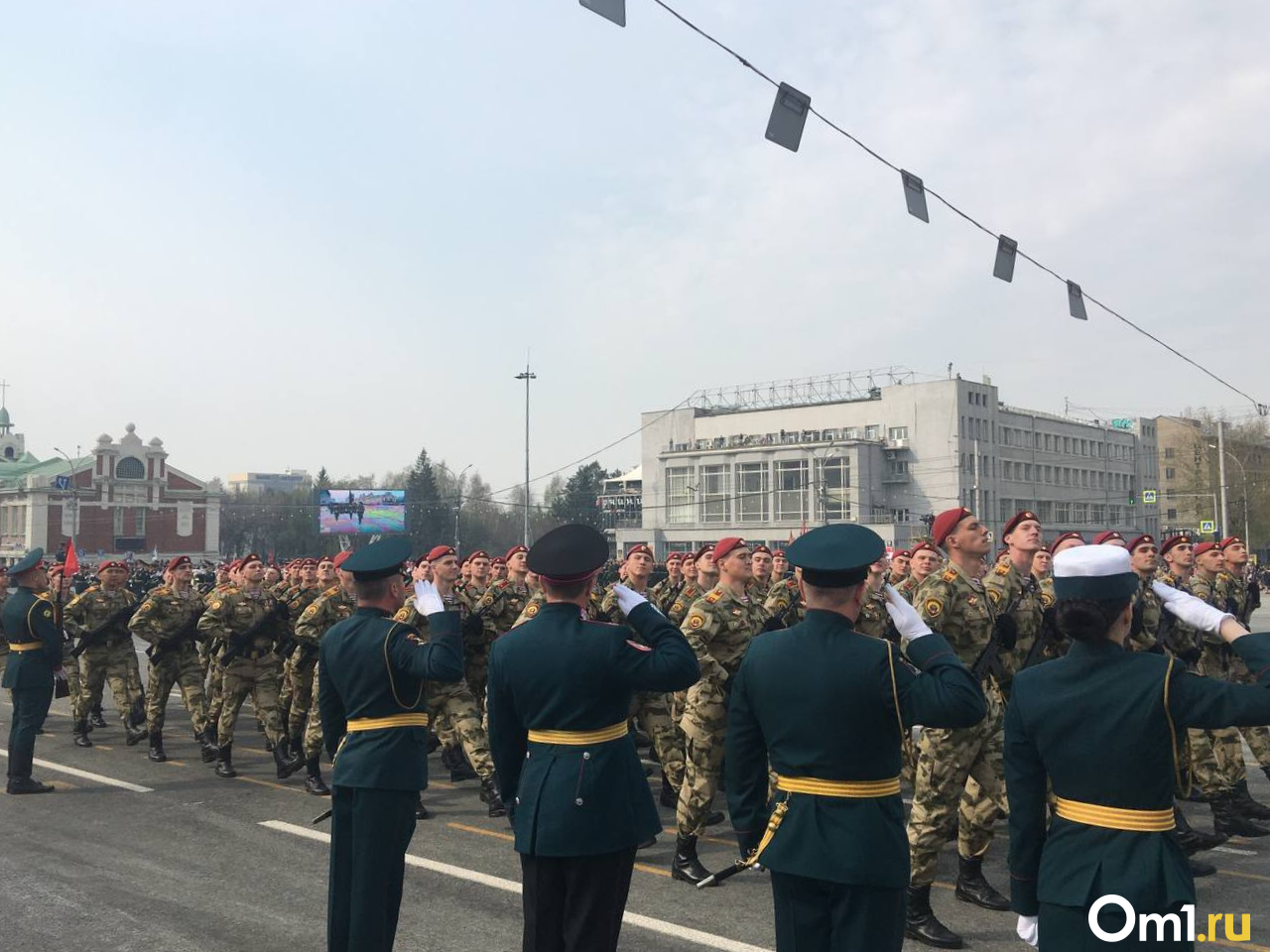 Прямой эфир парада 9 мая. Парад Победы Новосибирск. Парад фото. Парад Победы фото. Парад Победы Омск 2023.