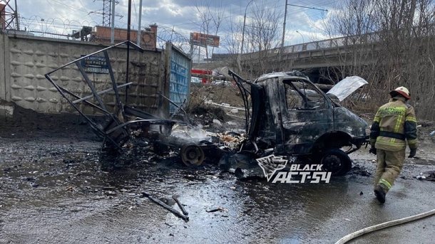 В Новосибирске взорвалась «Газель» после ДТП с иномаркой. ВИДЕО