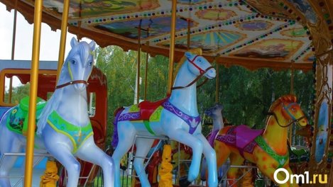 Для детей, взрослых и экстремалов: какие аттракционы есть в омских парках?