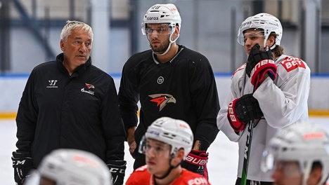 Главный тренер омского «Авангарда» высказался о ненужных удалениях игроков