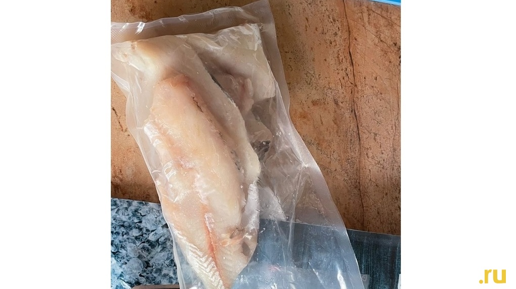 В омском магазине Metro девушка купила рыбное филе, внутри которого кто-то жил (ФОТО)
