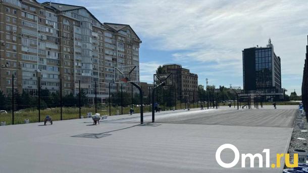 В Омске продолжается строительство Центра уличного баскетбола