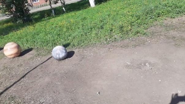 В Омске убрали «Солнечную систему», из которой дети стащили «Солнце»