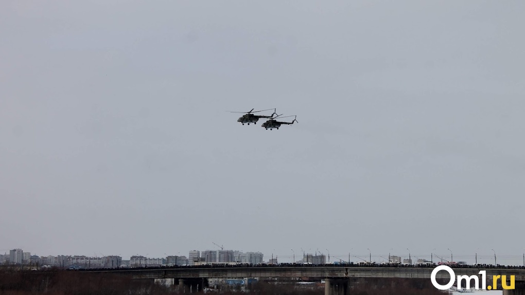 В Омской области совершил аварийную посадку вертолёт с вахтовиками
