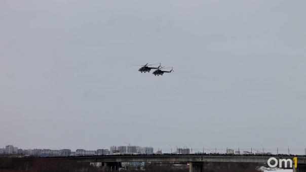 В Омской области совершил аварийную посадку вертолёт с вахтовиками