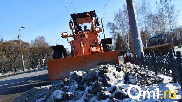 За выходные с улиц Омска вывезли более шести тысяч кубометров снега