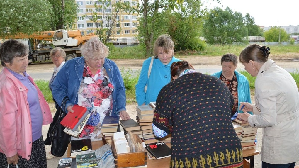 В Омске откроют летний читальный зал на открытом воздухе