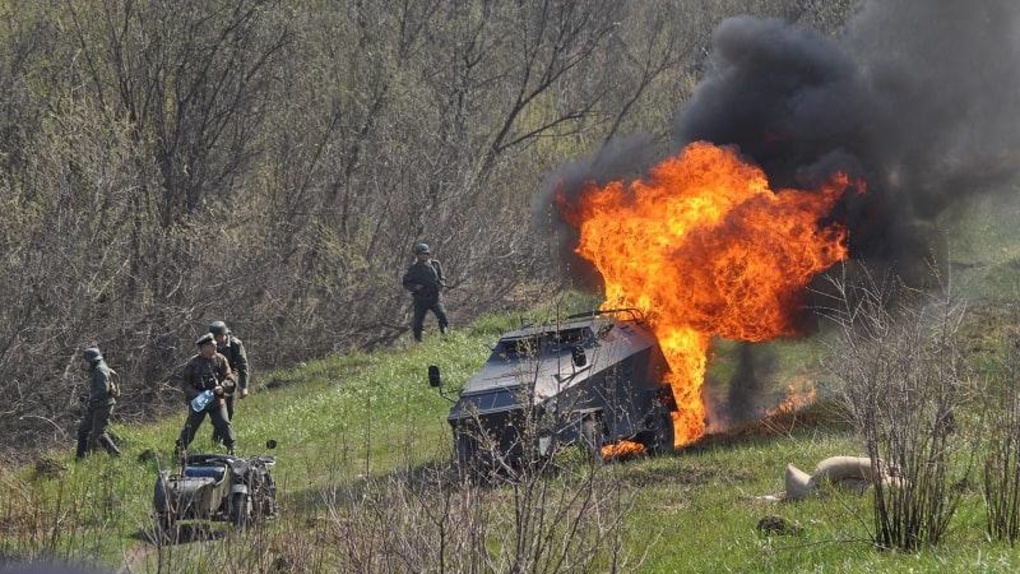 Под Новосибирском во время реконструкции военных действий загорелся бронетранспортёр