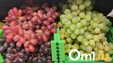 Недешёвое летнее настроение: во сколько вам обойдутся фрукты и ягоды в Омске