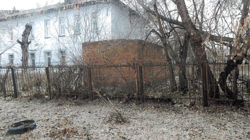 В Омске сносят самовольные постройки
