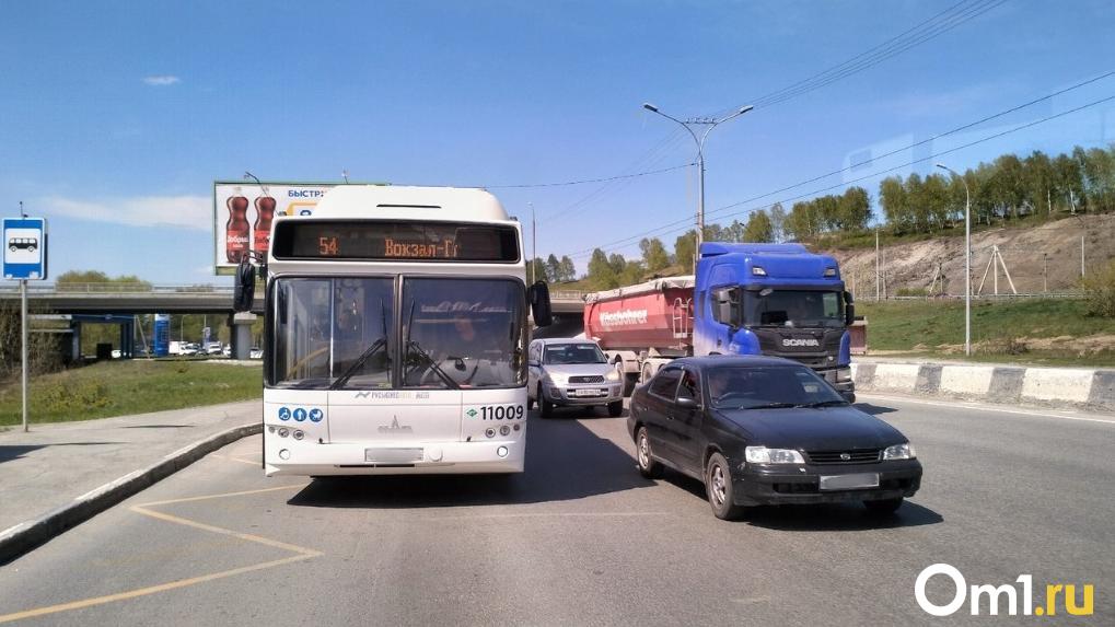 Фурам запретят въезжать в Новосибирск в дневное время