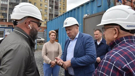 Мэр Омска Сергей Шелест пригрозил жёсткими мерами застройщику школы в микрорайоне «Серебряный берег»